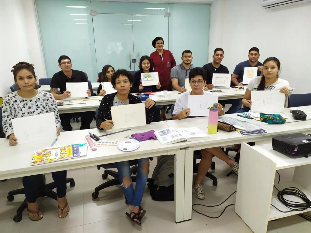 Metodologia ativa aplicada na aula do curso de Arquitetura e Urbanismo, Professora Emone Peccini